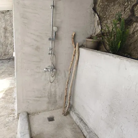 Casa de Férias Terra Saronia Metamorfosi (Troizinia-Methana)