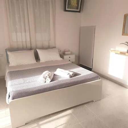 Terra Saronia Casa de Férias Metamorfosi (Troizinia-Methana)