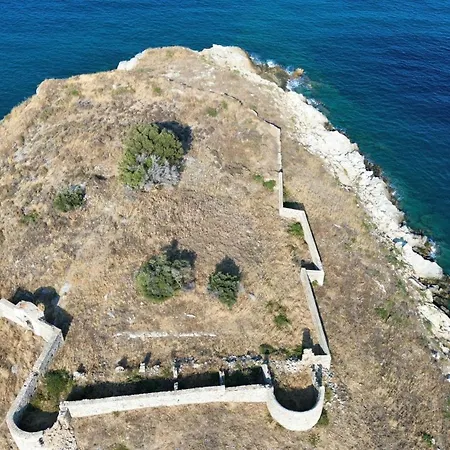 Terra Saronia Casa de Férias Metamorfosi (Troizinia-Methana)