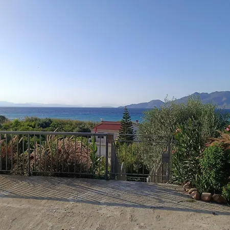 Terra Saronia Casa de Férias *