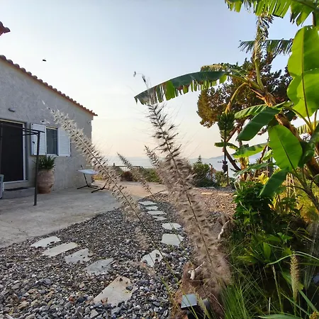 Terra Saronia Nyaraló