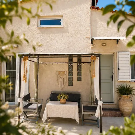 Terra Saronia Holiday home *