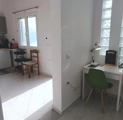 Terra Saronia * Metamorfosi (Troizinia-Methana)